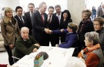 El Alcalde, Juan Bautista Juan, reivindica el colegio Jaume I ante Fabra en la inauguración del Centro de Día
