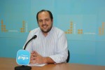 El tripartito no aclara ninguna de las dudas surgidas tras descubrirse el viaje oculto al Reino Unido