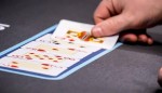 Con las cartas marcadas