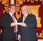 El Alcalde de Vinaròs recibe la distinción “Francesc de Vinatea”
