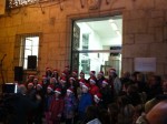 El encendido de la iluminación navideña da el toque de salida a los actos de Navidad
